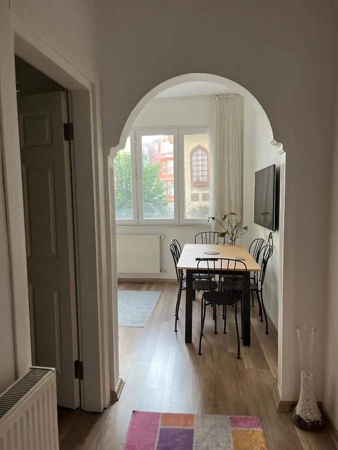 Centrally Located, 2+1 House In Taksim, Cihangir Apartment Istanbul Turkey