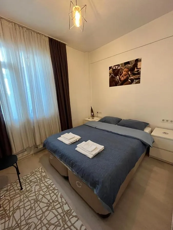 Centrally Located, 2+1 House In Taksim, Cihangir Apartment Istanbul