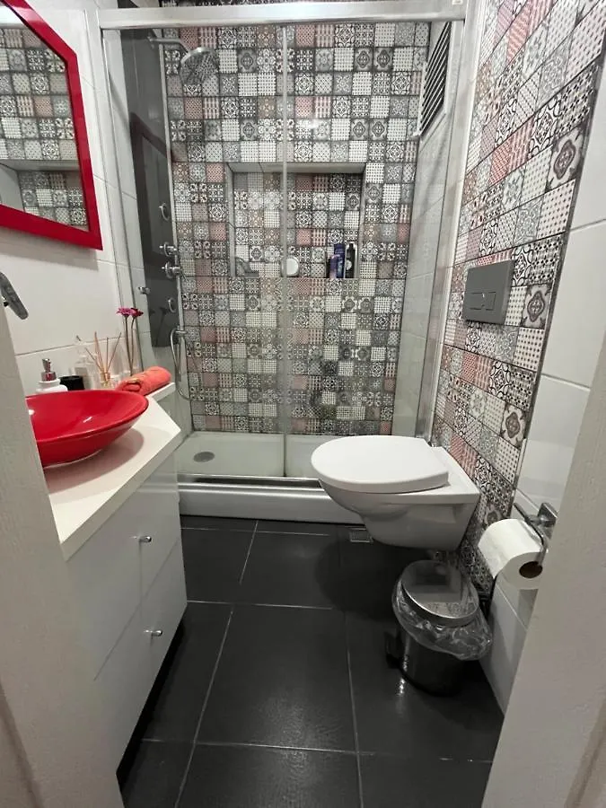 Centrally Located, 2+1 House In Taksim, Cihangir Apartment Istanbul