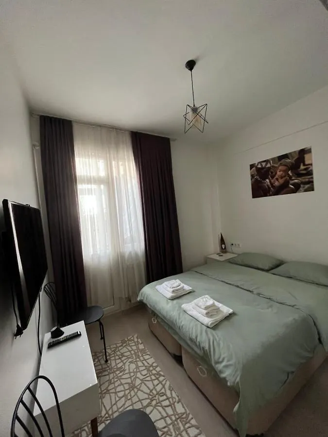 Centrally Located, 2+1 House In Taksim, Cihangir Apartment Istanbul
